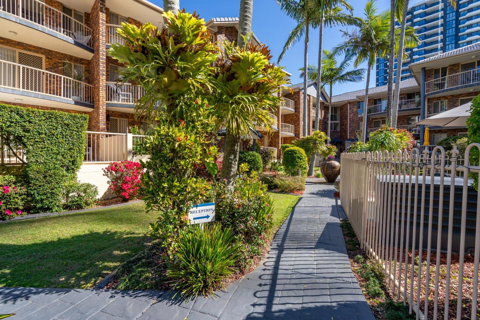 Oceanside Cove Aparthotel Gold Coast Buitenkant foto